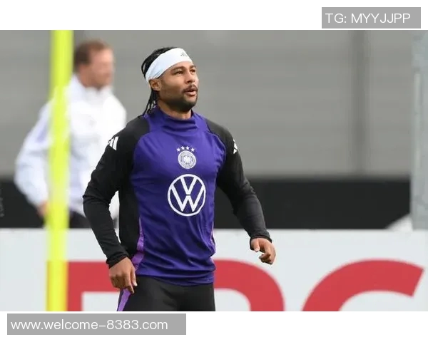 拜仁与格纳布里洽谈降薪续约至2028年球员表示双方正在积极沟通