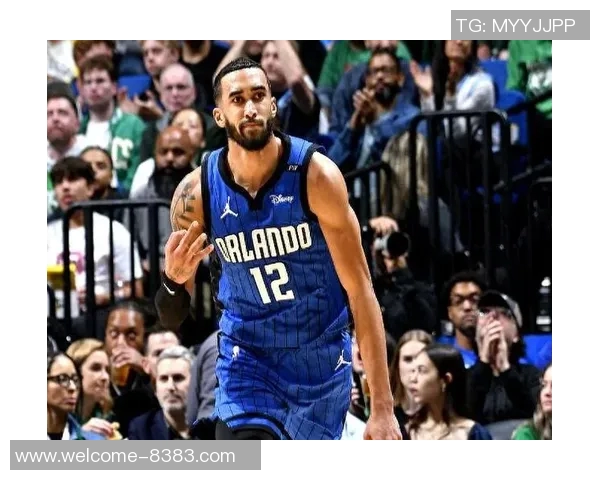 奎因昨日表现抢眼贡献12分8板7助4断小乔丹鼓励他勇敢接受采访表扬