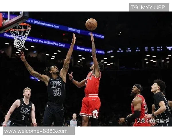 克拉克斯顿全能表现助球队获胜9投7中贡献15分9板4助3断3帽正负值1 克拉克斯顿全能表现助球队获胜9投7中贡献15分9板4助3断3帽正负值1